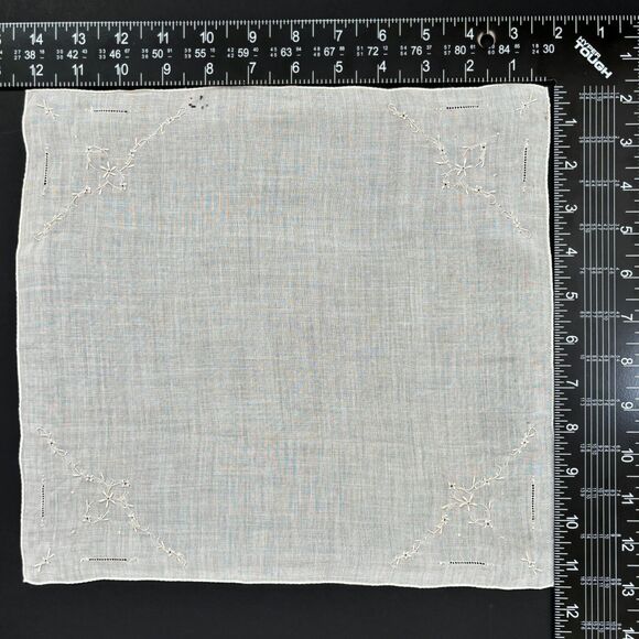 Embroidered Floral Wedding Bride Handkerchief Linen Cottage Core Granny Vtg READ - Picture 4 of 4